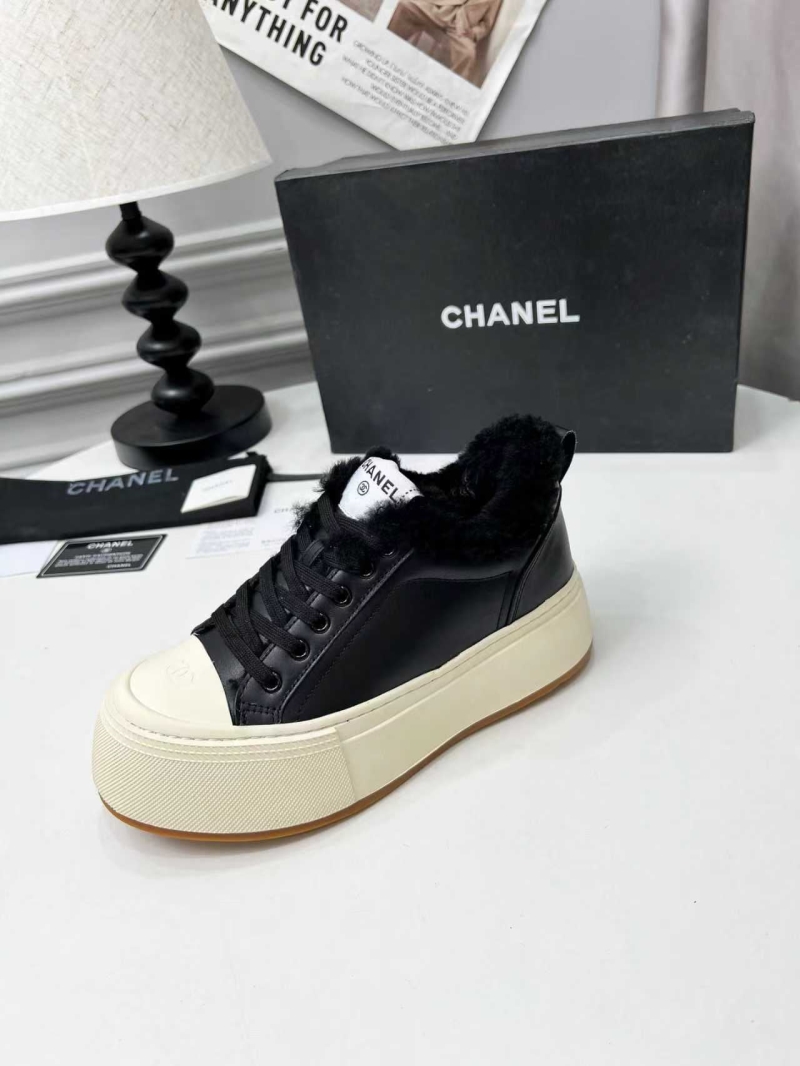 Ch**el sport shoes